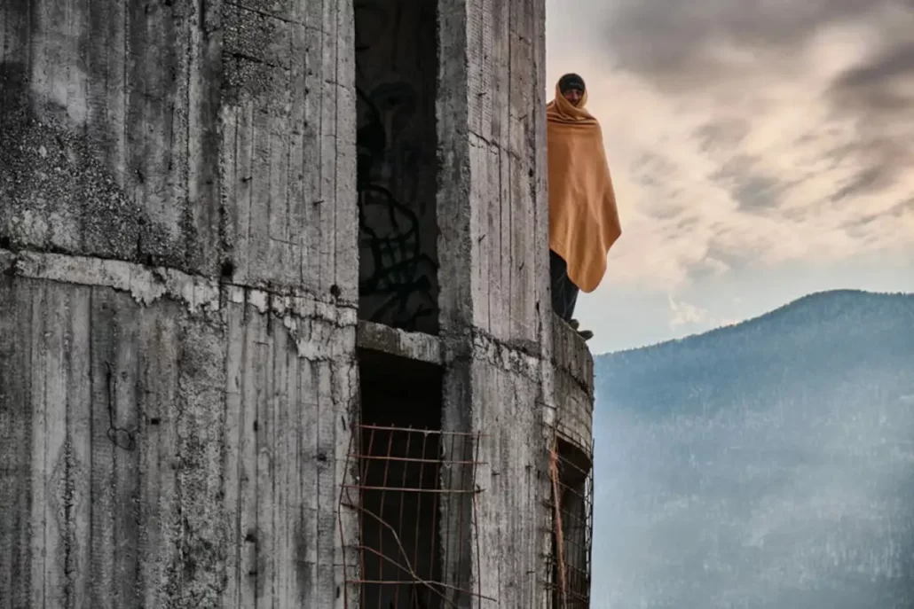 Da giovedì 20 giugno a sabato 20 luglio, Palazzo Rasponi2, in occasione della Giornata Mondiale del Rifugiato, ospita  la mostra di Chiara Fabbro, Along theborder, “un racconto” delle condizioni dei migranti lungo la rotta Balcanica.